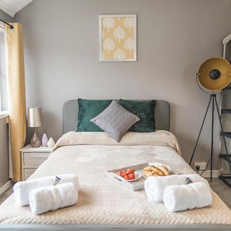 Villa Idyllic 3-Bed House. 5-Min From Channel Tunnel Folkestone Exterior foto